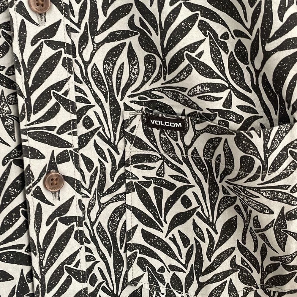 Volcom Button Up Shirt Size Medium Classic Fit. - image 3